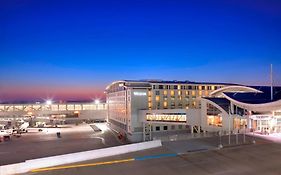 The Westin Detroit Metropolitan Airport